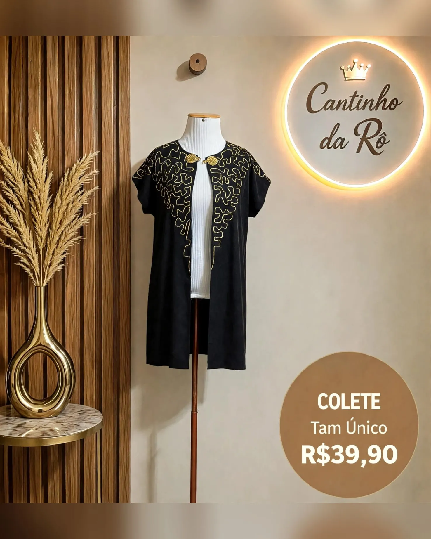Colete preto com bordado dourado, foto 1 de 1